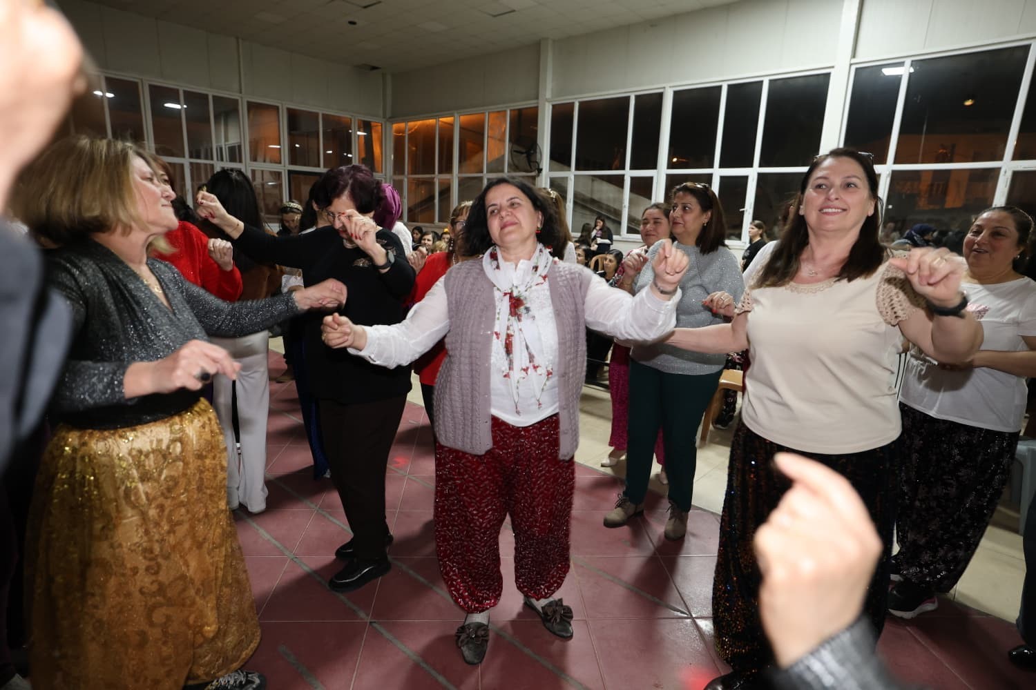 Yeniköy’de şalvar gecesine büyük ilgi
