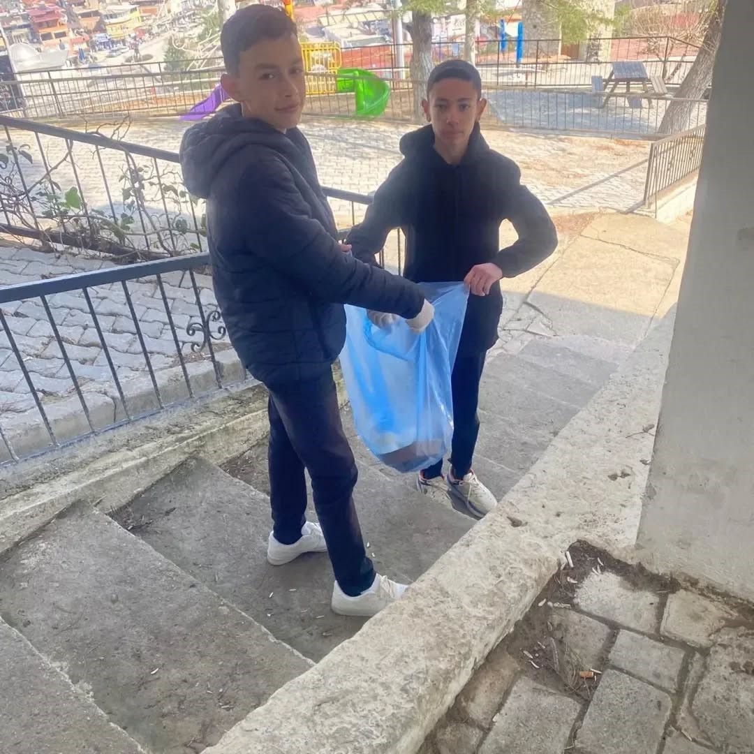 Yenipazar’da öğrencilerden doğaya sahip çıktı
