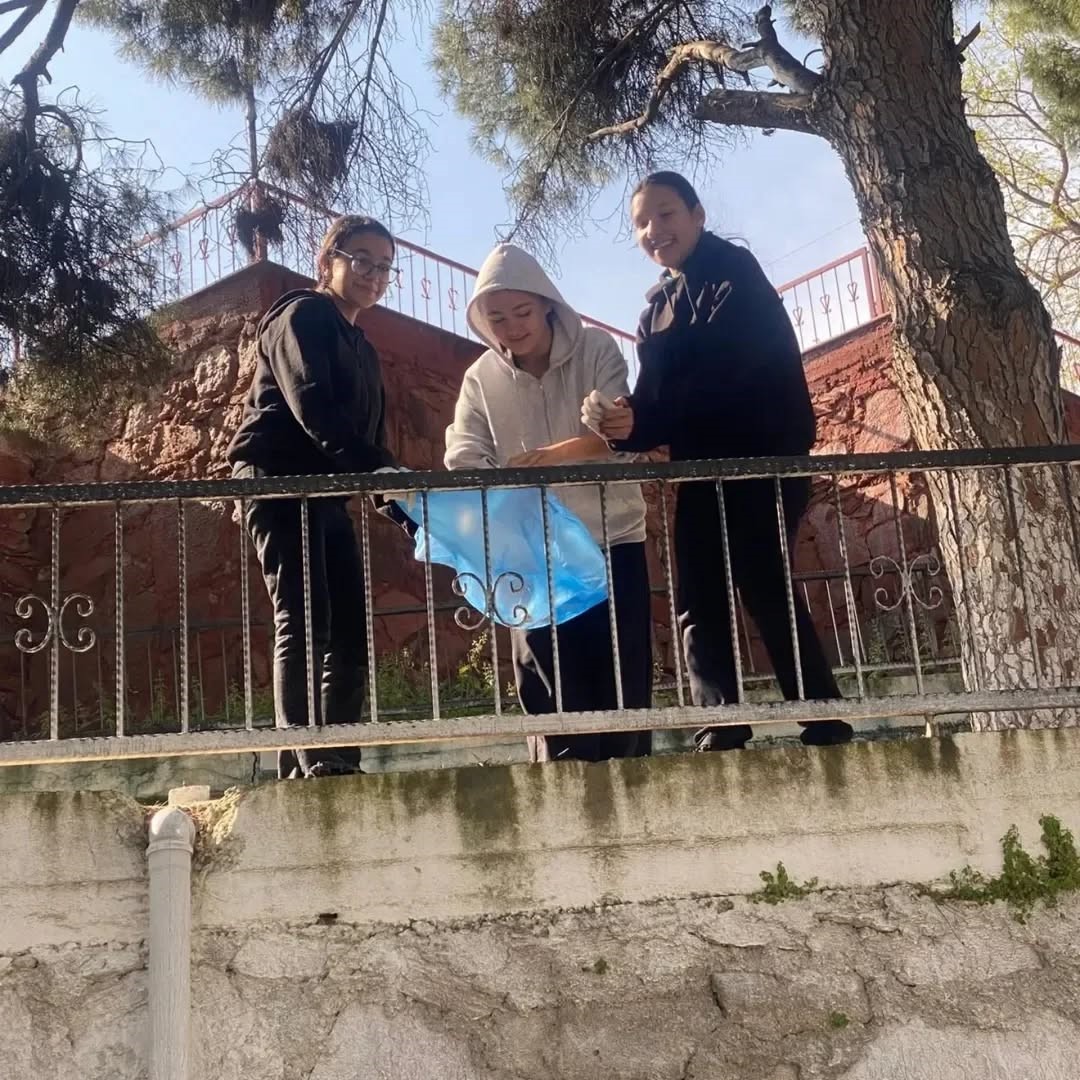 Yenipazar’da öğrencilerden doğaya sahip çıktı
