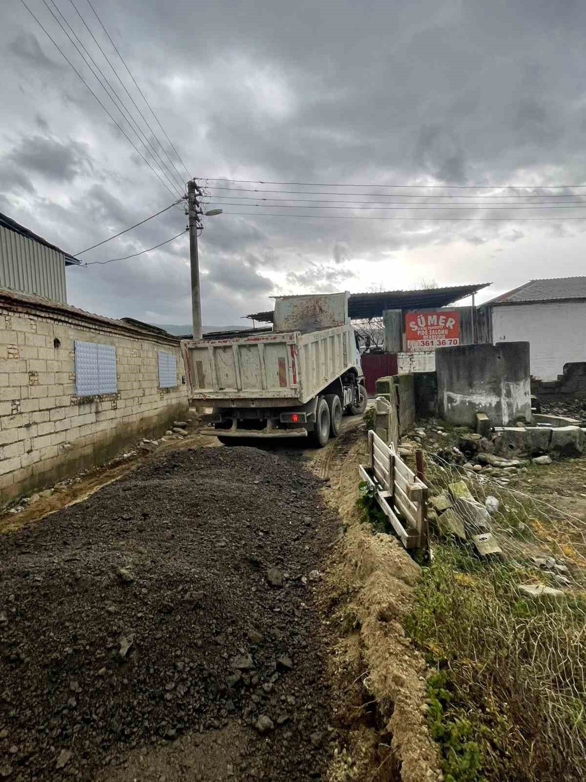 Yenipazar’da tarla, bahçe ve ahır yolları yenileniyor
