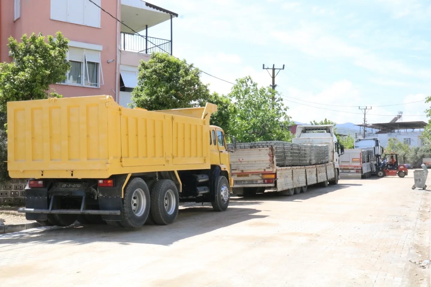 Yenipazar’da üstyapı atağı: Parke taşları yenileniyor
