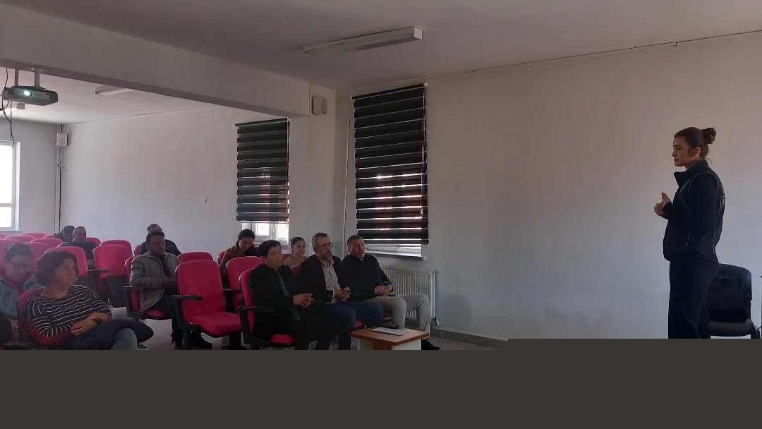 Yenipazar’da veliler bağımlılıkla mücadele konusunda bilgilendirildi
