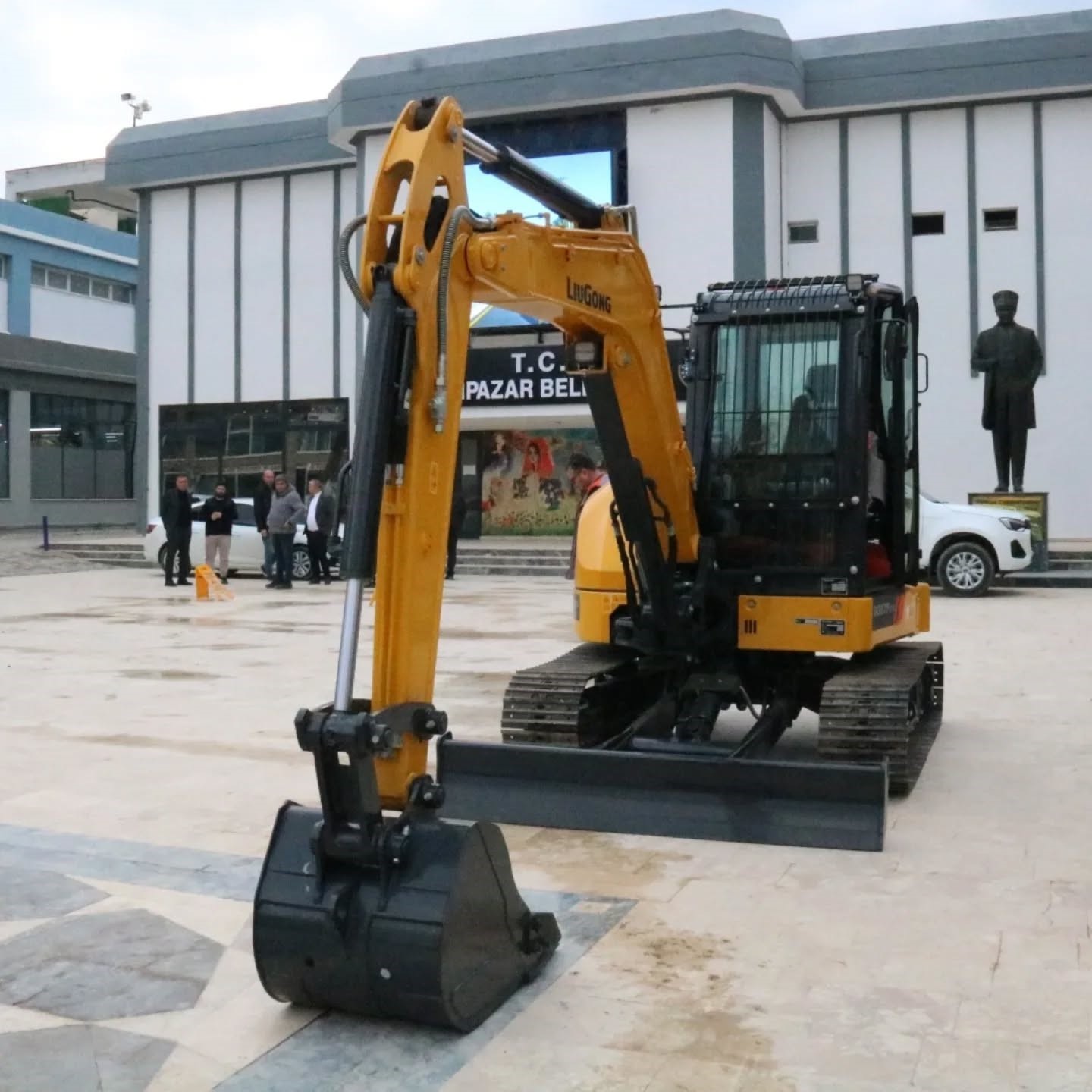 Yenipazar’ın araç filosu güçlenmeye devam ediyor
