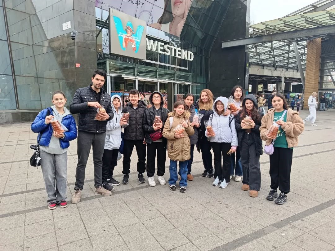Yenipazarlı öğrenciler Erasmus ile Budapeşte’de eğitim deneyimi yaşadı
