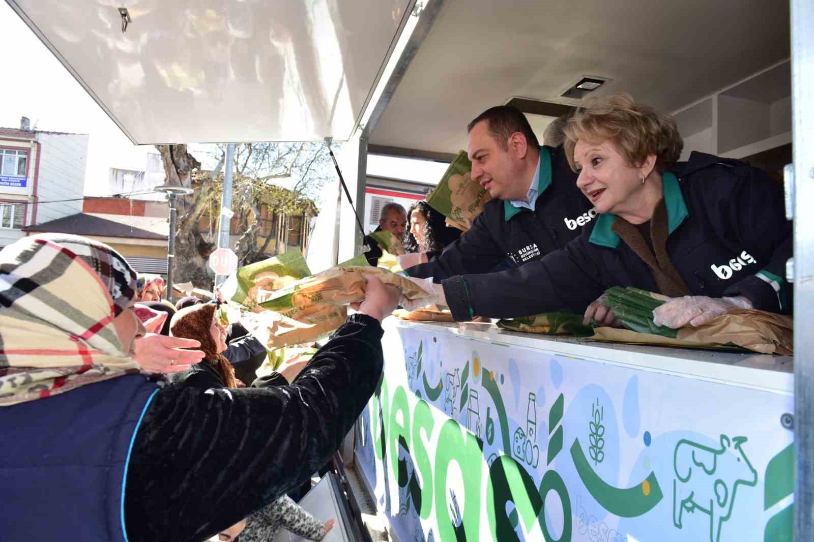 Yenişehir’de bugün pideler Büyükşehir’den
