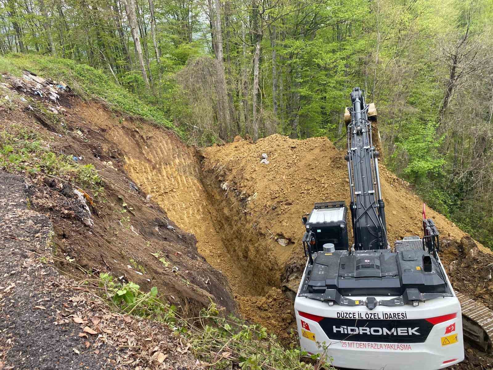 Yenitepe’de heyelan alarmı, stabilizasyon çalışmaları başlatıldı
