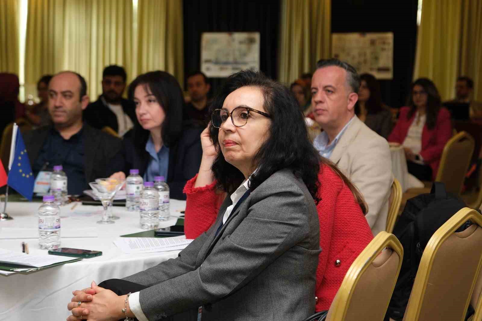 Yerelde katılımın gücü Antalya’da buluştu
