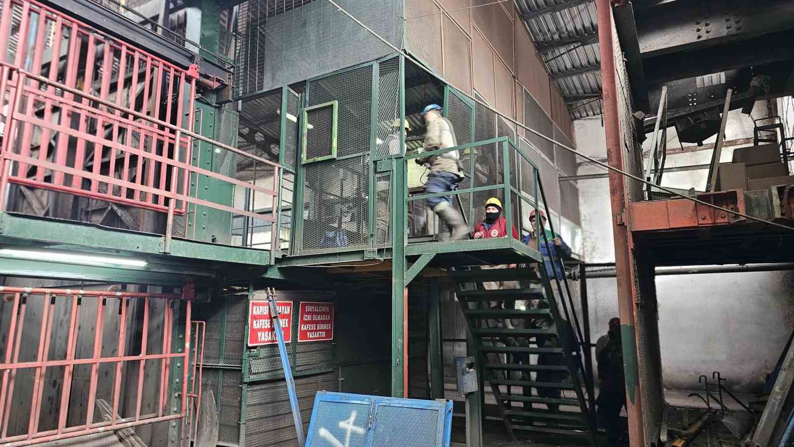 Yerin altındaki tecrübe enkazda hayat oldu
