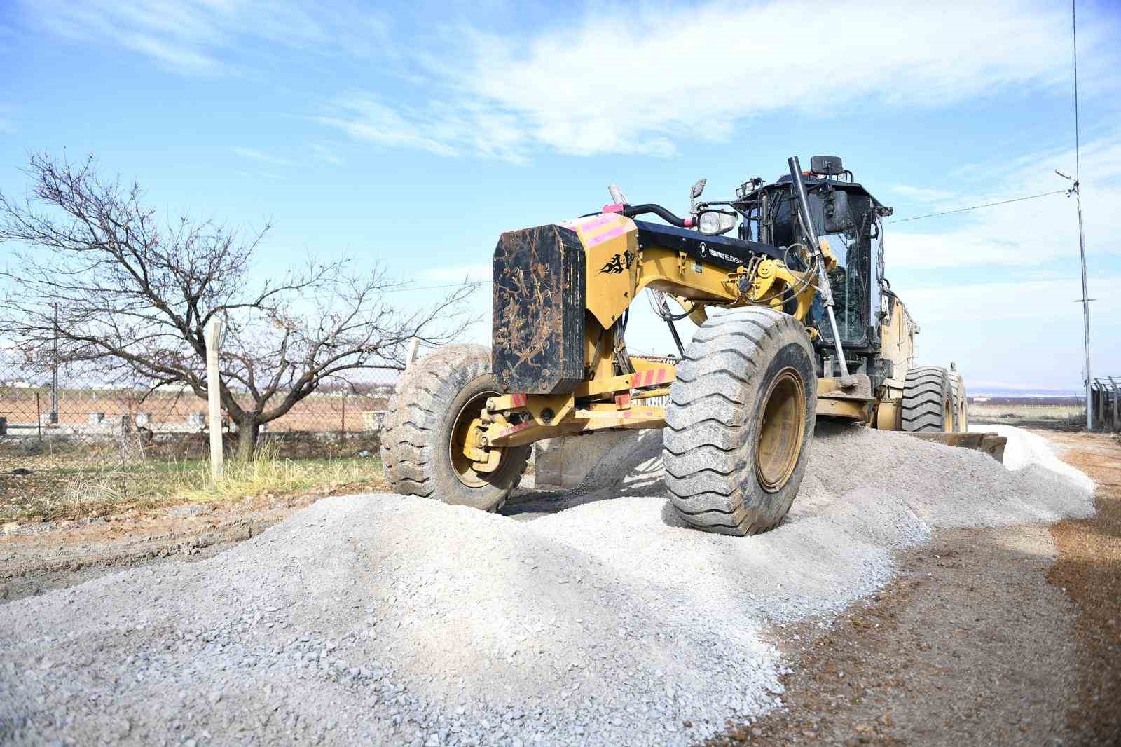Yeşilyurt Belediyesi, Görgü Mahallesi’nde yol çalışmalarını hızlandırdı
