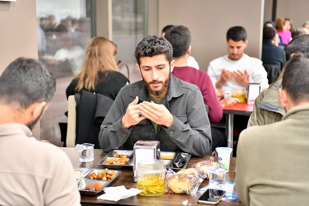Yeşilyurt Belediyesi’nden İnönü Üniversitesi Yaşam Merkezi’nde gönül sofrası
