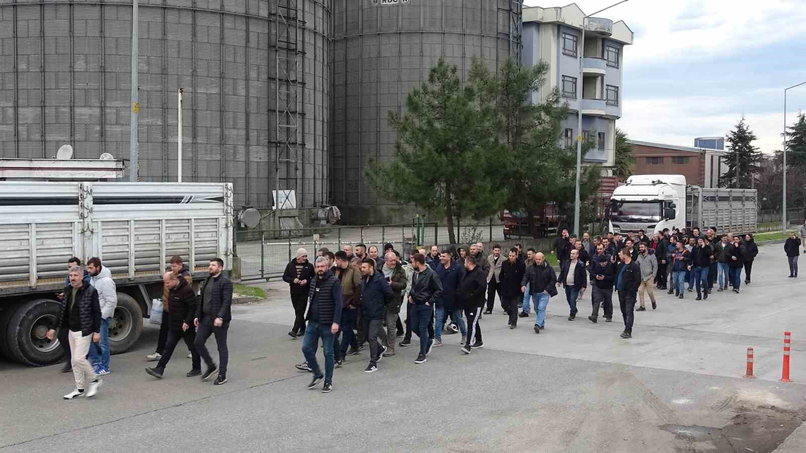 Yeşilyurt Demir-Çelik işçilerinden yapılan zamma yürüyüşlü protesto
