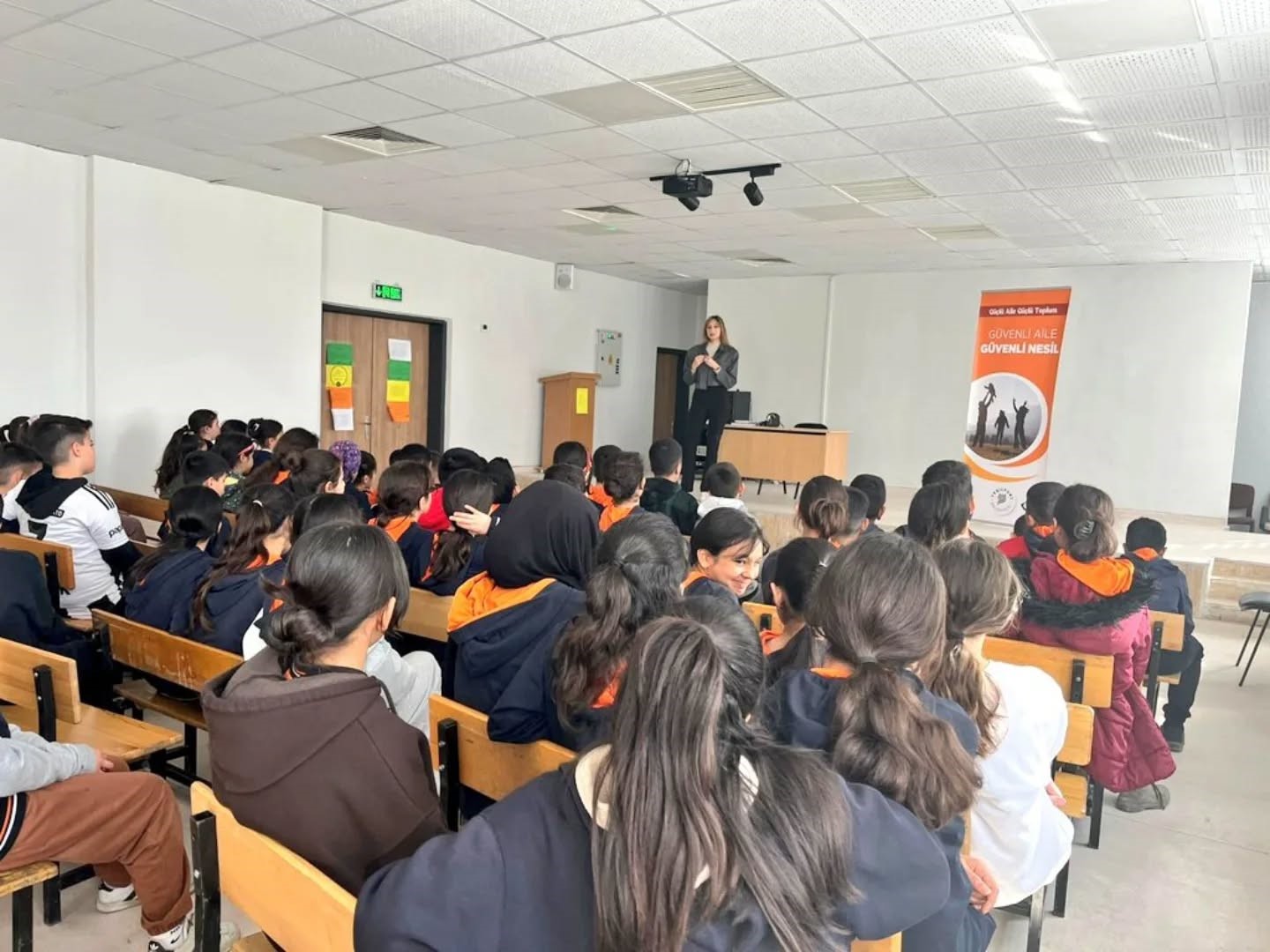 Yeşilyurt’ta "Güvenli aile, güvenli nesil" projesiyle geleceğe güvenli adımlar atlıyor
