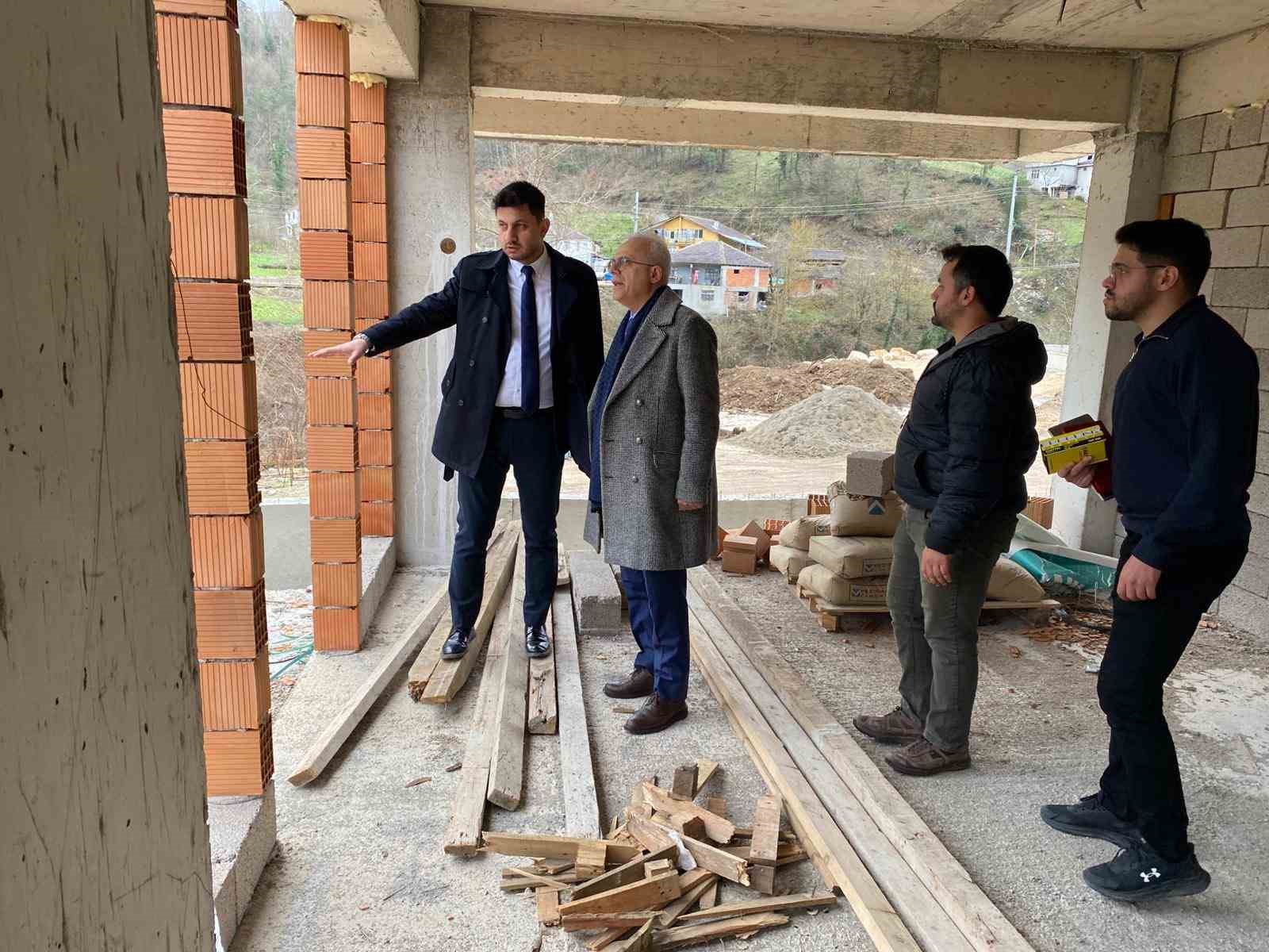 Yığılca ilçe stadında tribün çalışması devam ediyor
