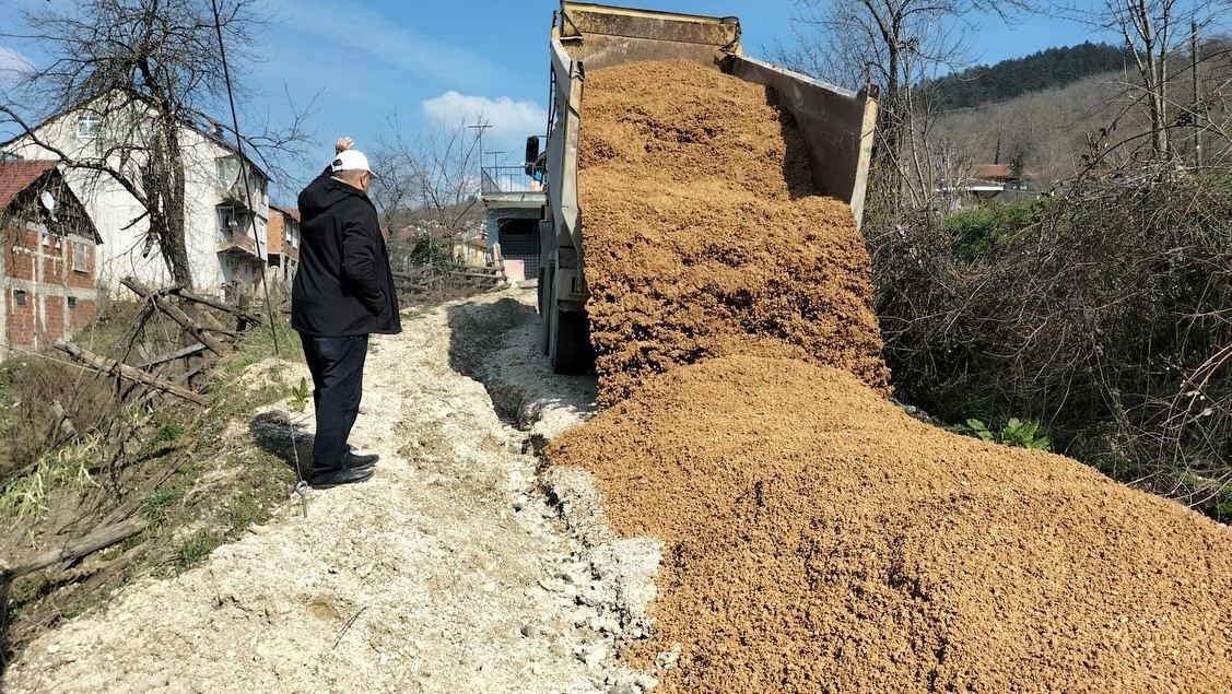 Yığılca’da köy yollarında çalışmalar sürüyor
