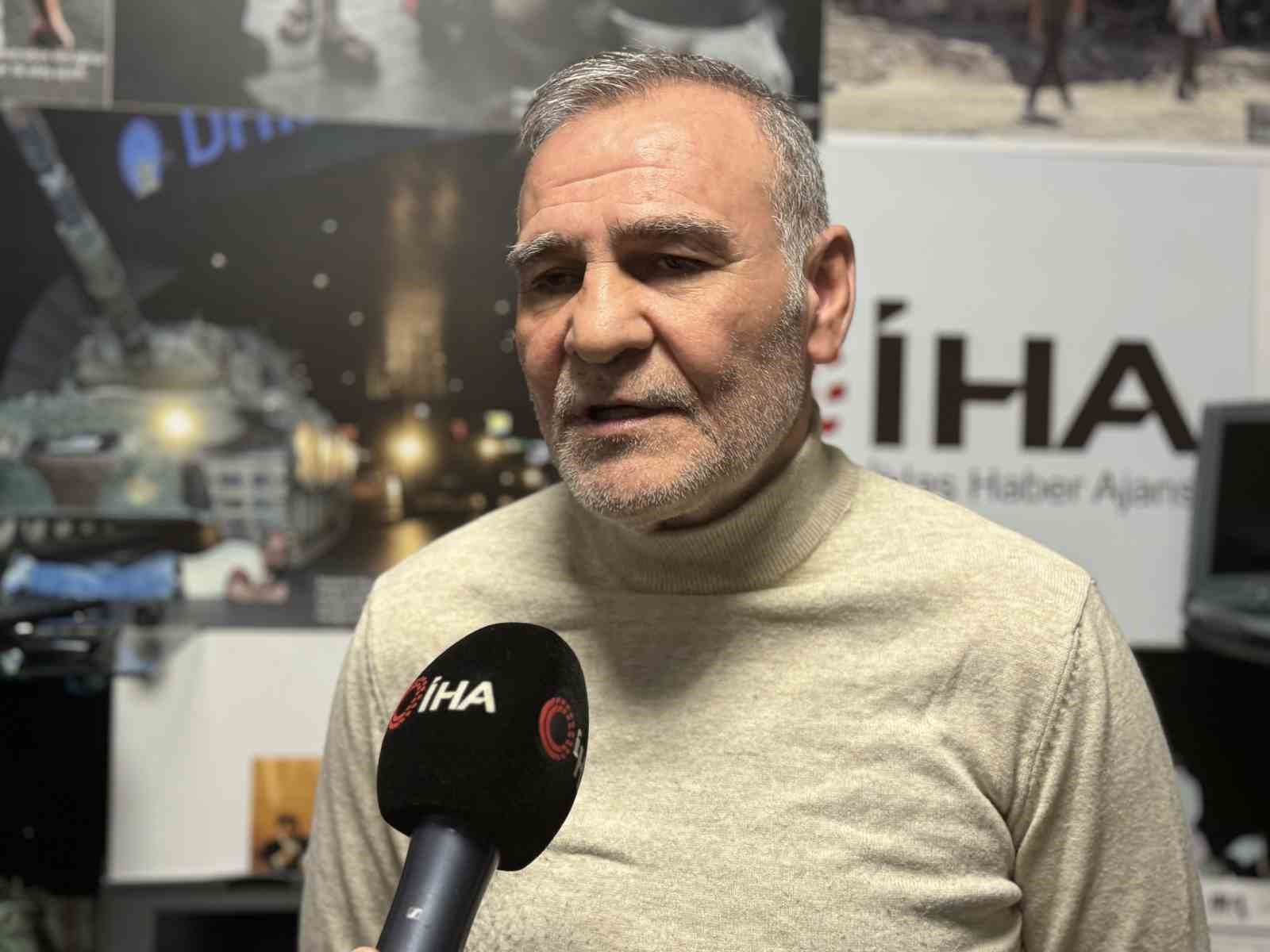 Yiğit Yazıcı: "Hedef WBC’nin altı kemeri"
Yiğit Yazıcı: "Hedef WBC’nin altı kemeri"