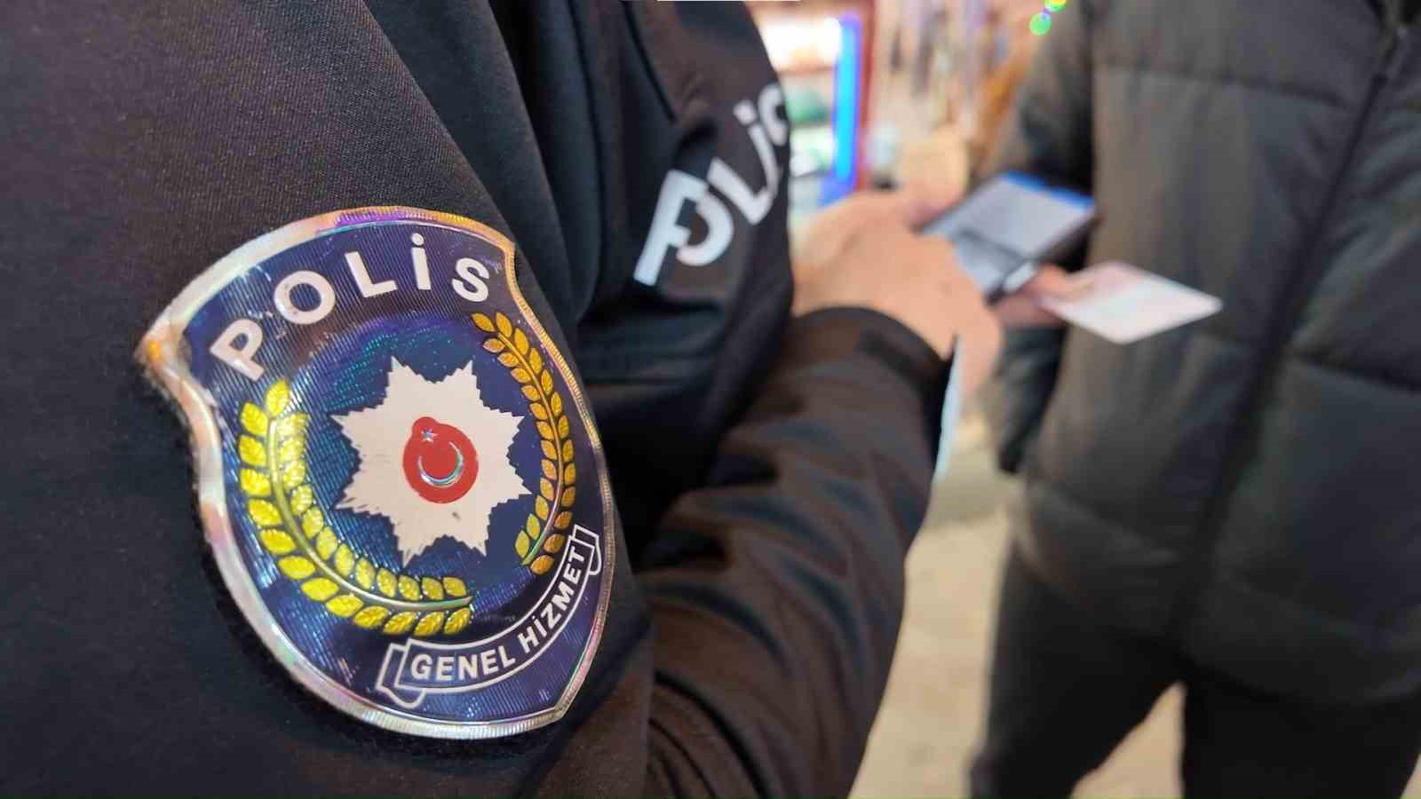 Yılbaşına saatler kala Kadıköy’de denetimler sürüyor
