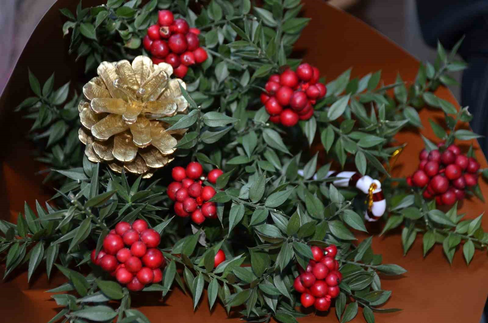 Yılbaşına sayılı günler kala çiçekçilerde tatlı bir telaş başladı
