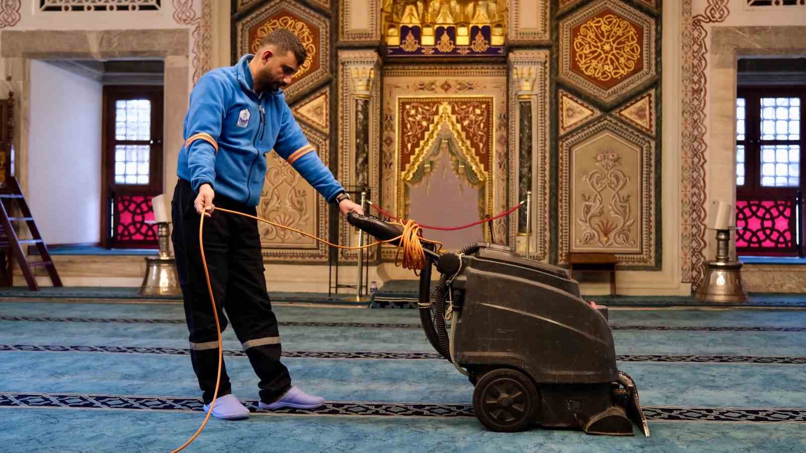 Yıldırım’da camilere bayram temizliği
