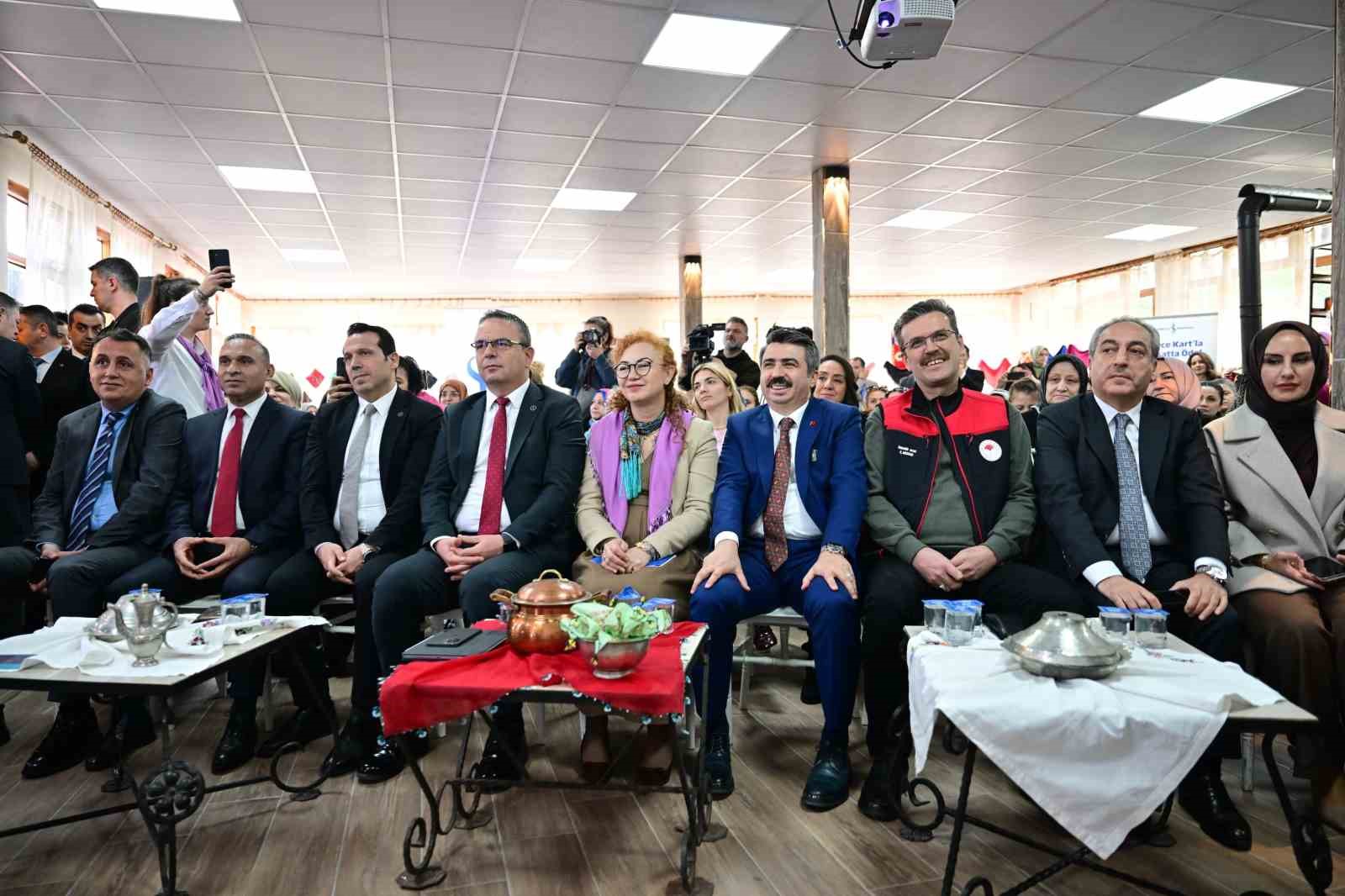 Yıldırım’da kadınlara tam destek
Yıldırım’da kadınlara tam destek