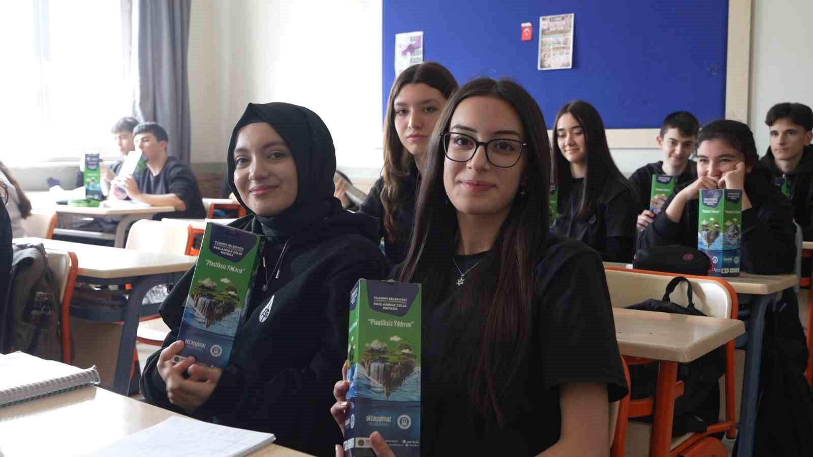 Yıldırım’da plastiğe fren: 31 okula arıtma, 32 bin öğrenciye matara
