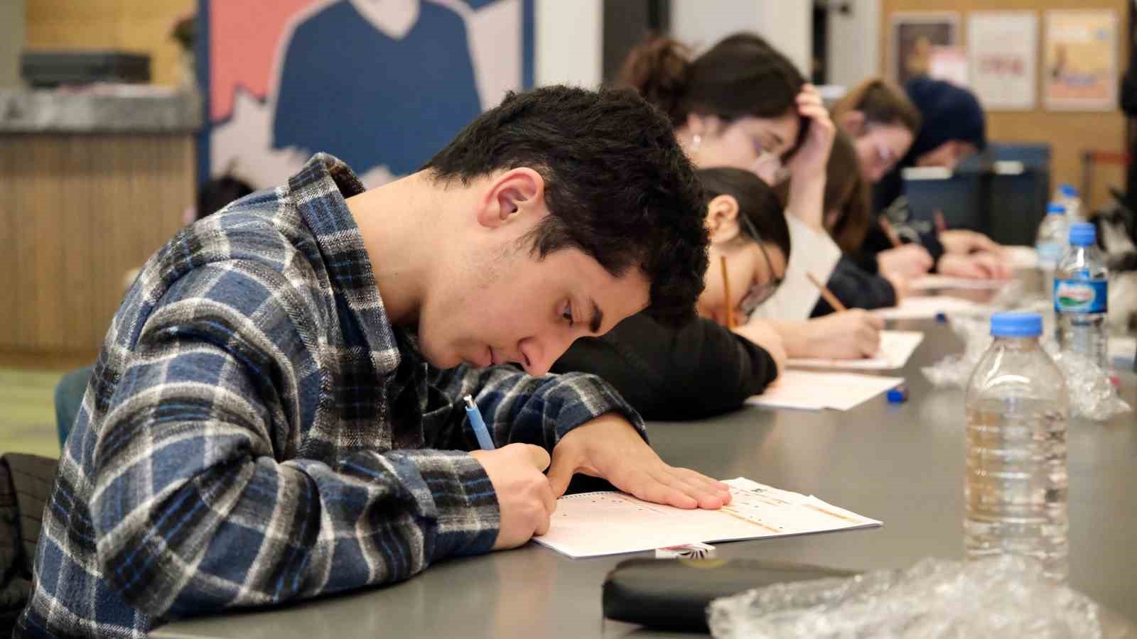 Yıldırım’dan öğrencilere sınav desteği
