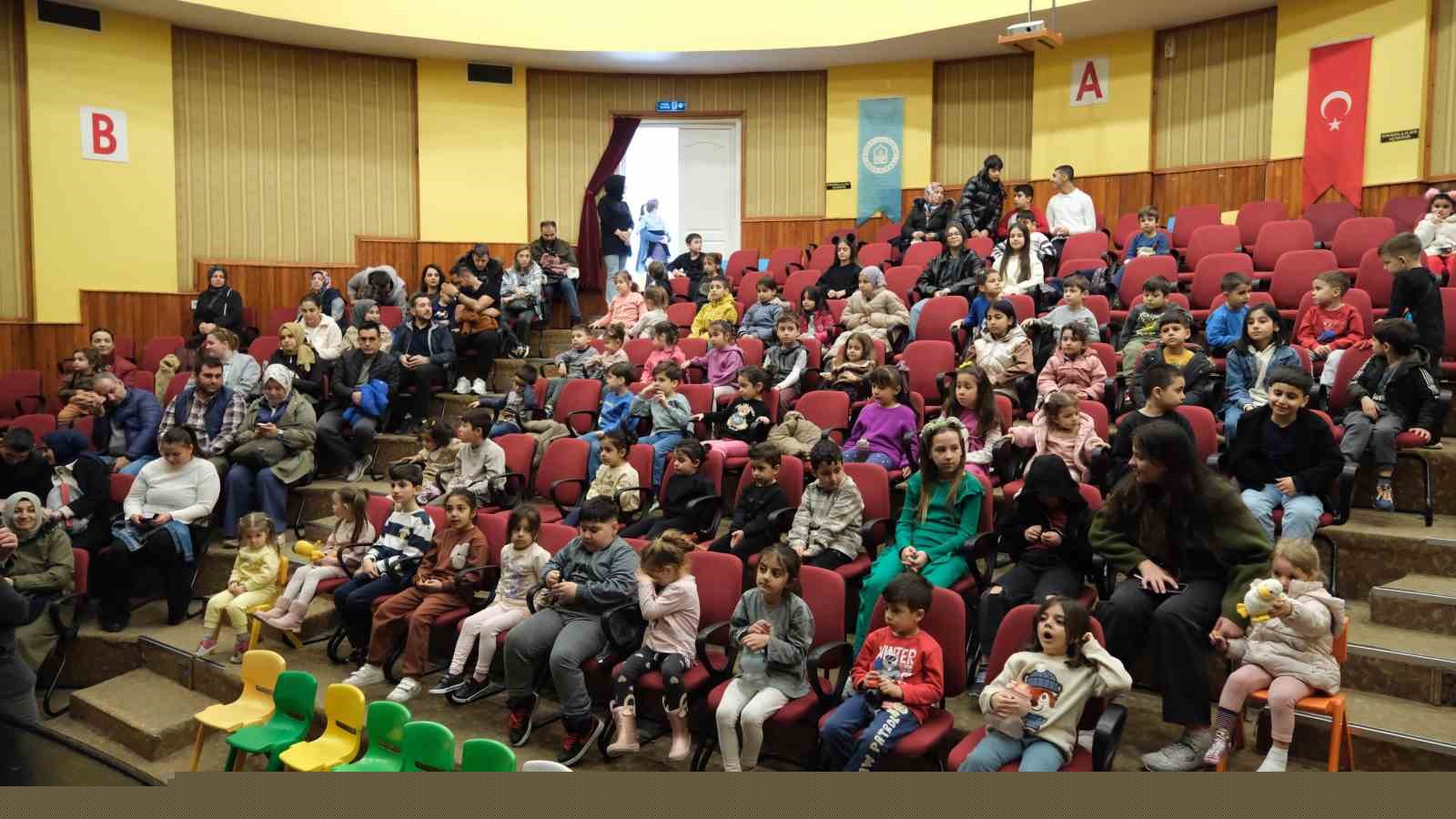 Yıldırımlı çocuklar hem eğlendi hem öğrendi
