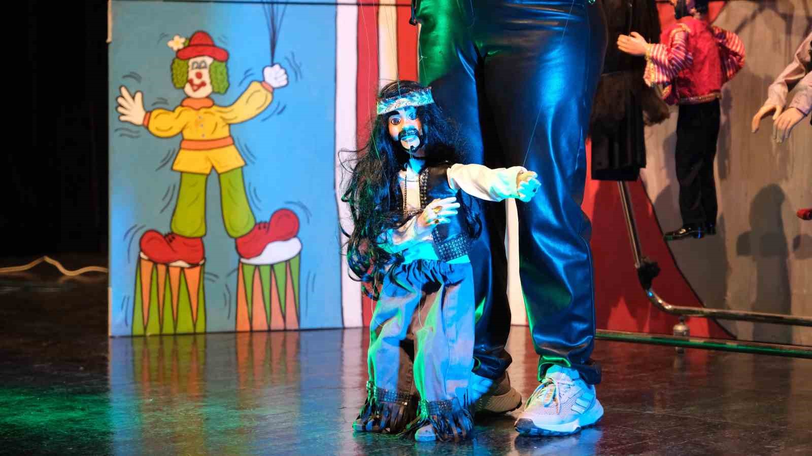 Yıldırımlı çocuklara kukla gösterisi
