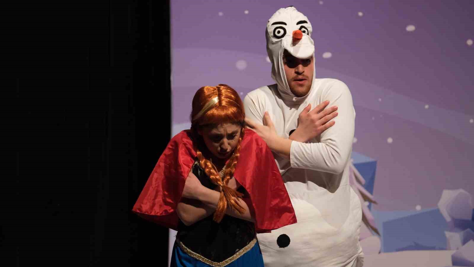 Yıldırımlı çocukların tiyatro keyfi
