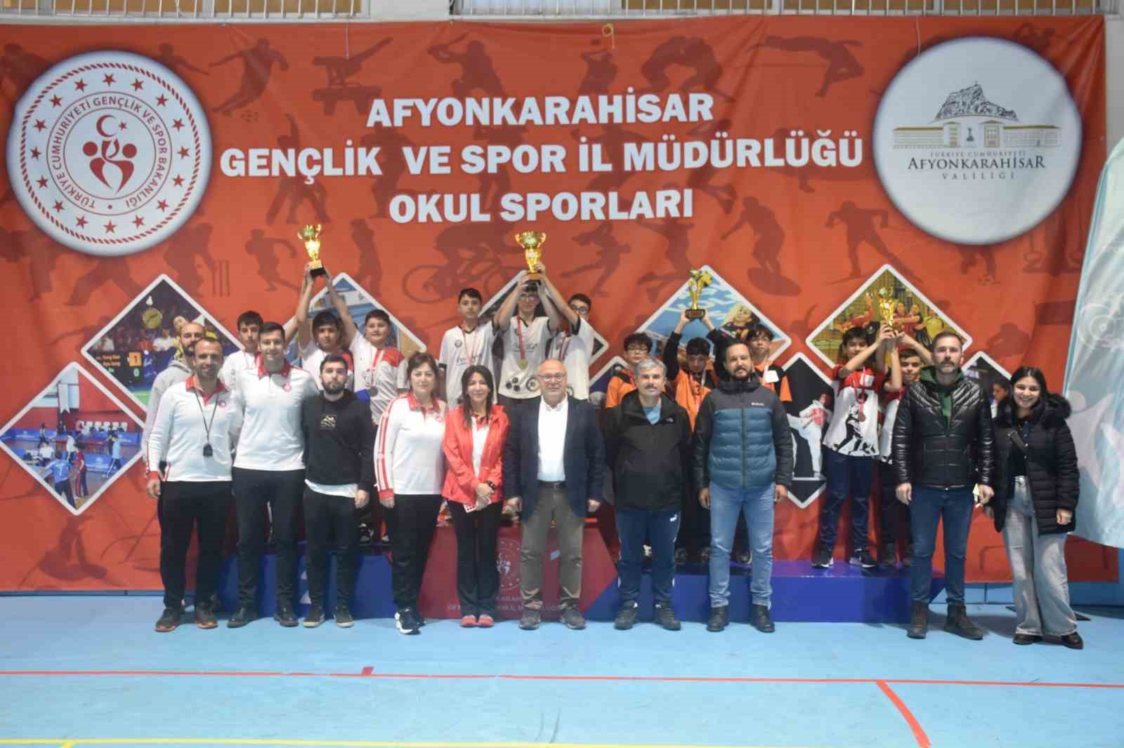 Yıldız Erkekler Floor Curling’de Osmanköy Ortaokulu birinci oldu
