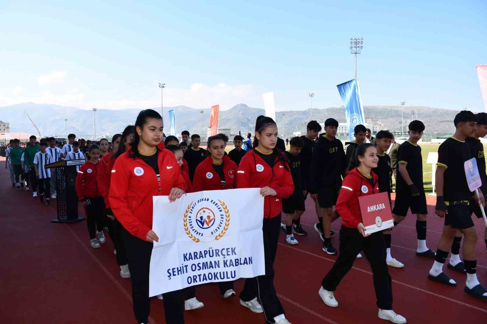 ’Yıldızlar Futbol Yarı Final Müsabakaları’ başladı
