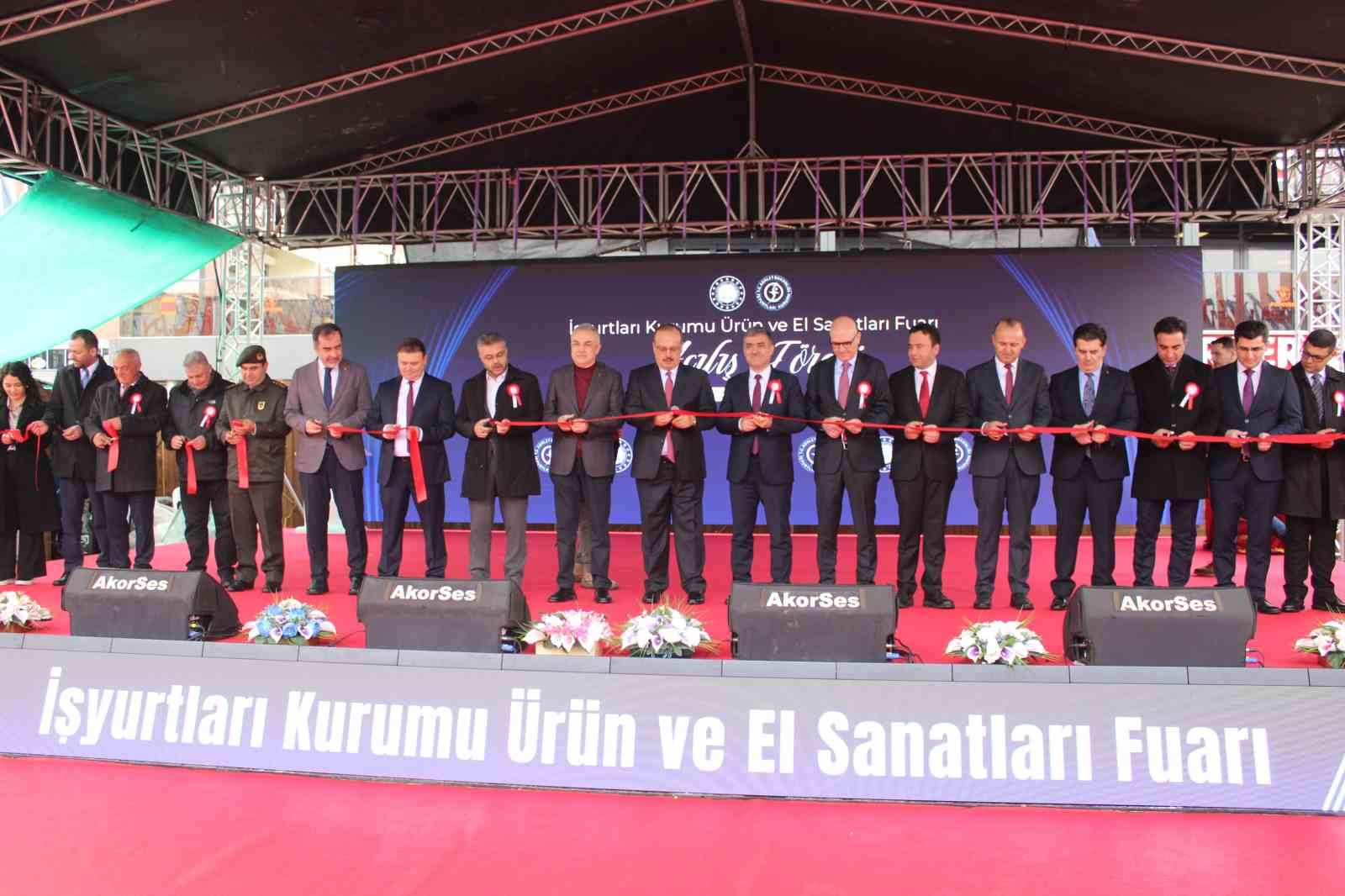 Yılın ilk fuarı Aydın’da kapılarını açtı
Yılın ilk fuarı Aydın’da kapılarını açtı