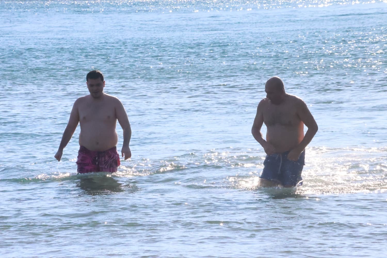 Yılın ilk gününü denizde karşıladılar
