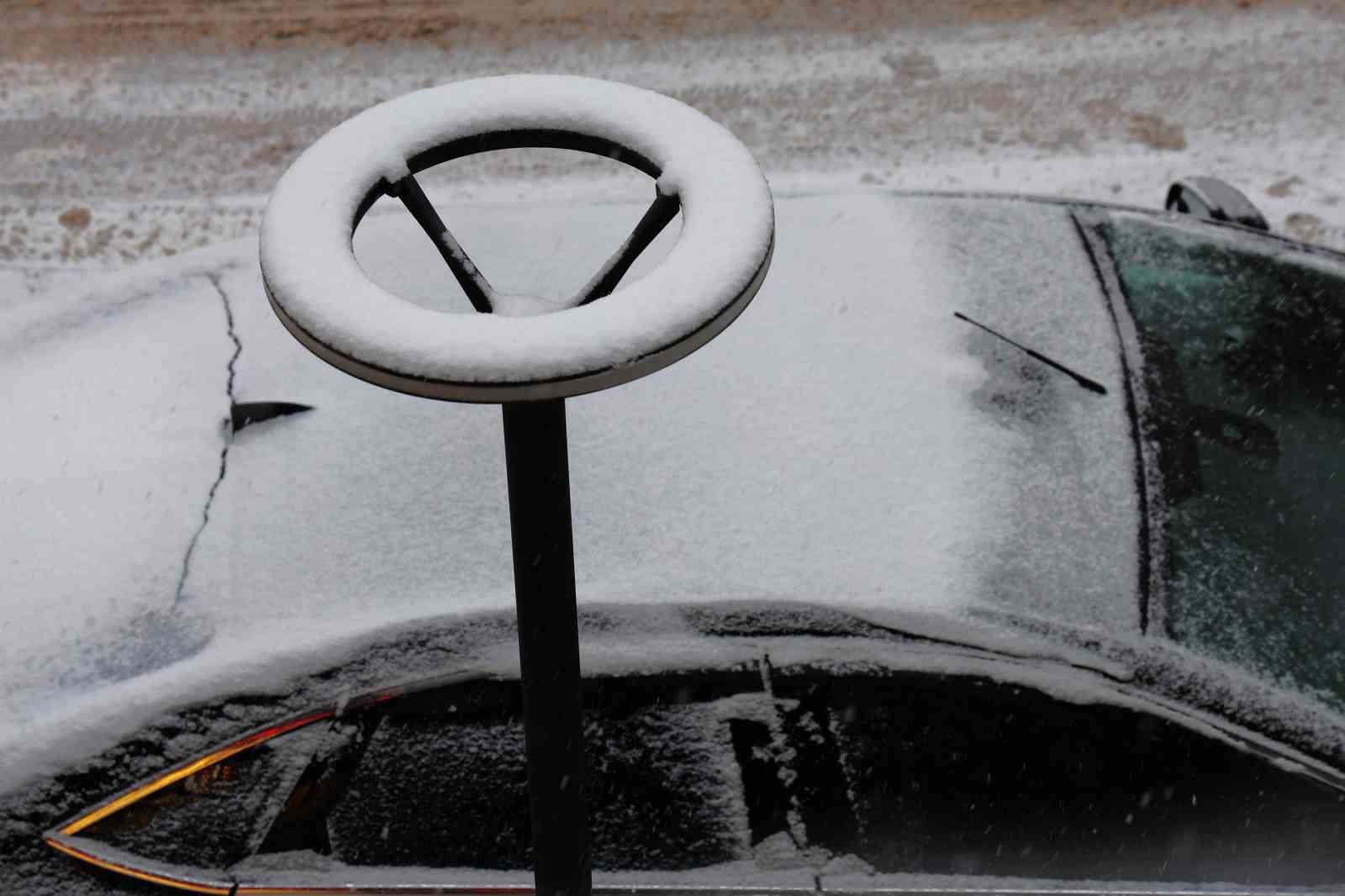 Yılın son gününde Elazığ beyaza büründü
