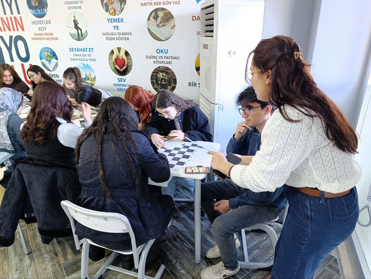 Yılın son resim atölyesi renkli anlara sahne oldu
