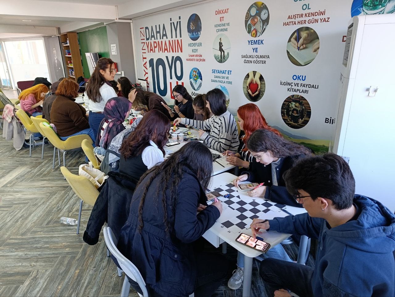 Yılın son resim atölyesi renkli anlara sahne oldu
