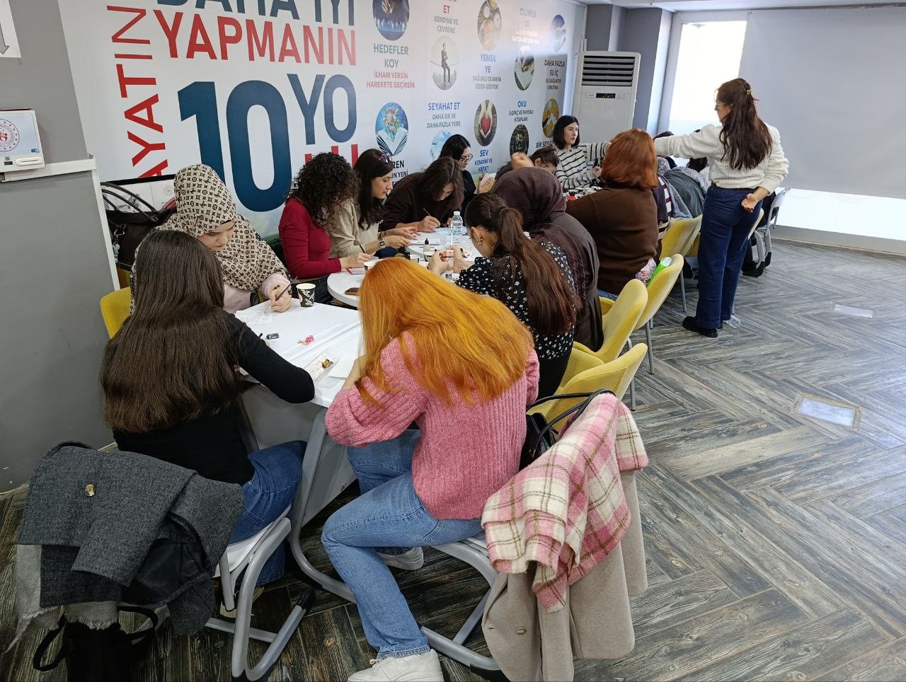 Yılın son resim atölyesi renkli anlara sahne oldu
