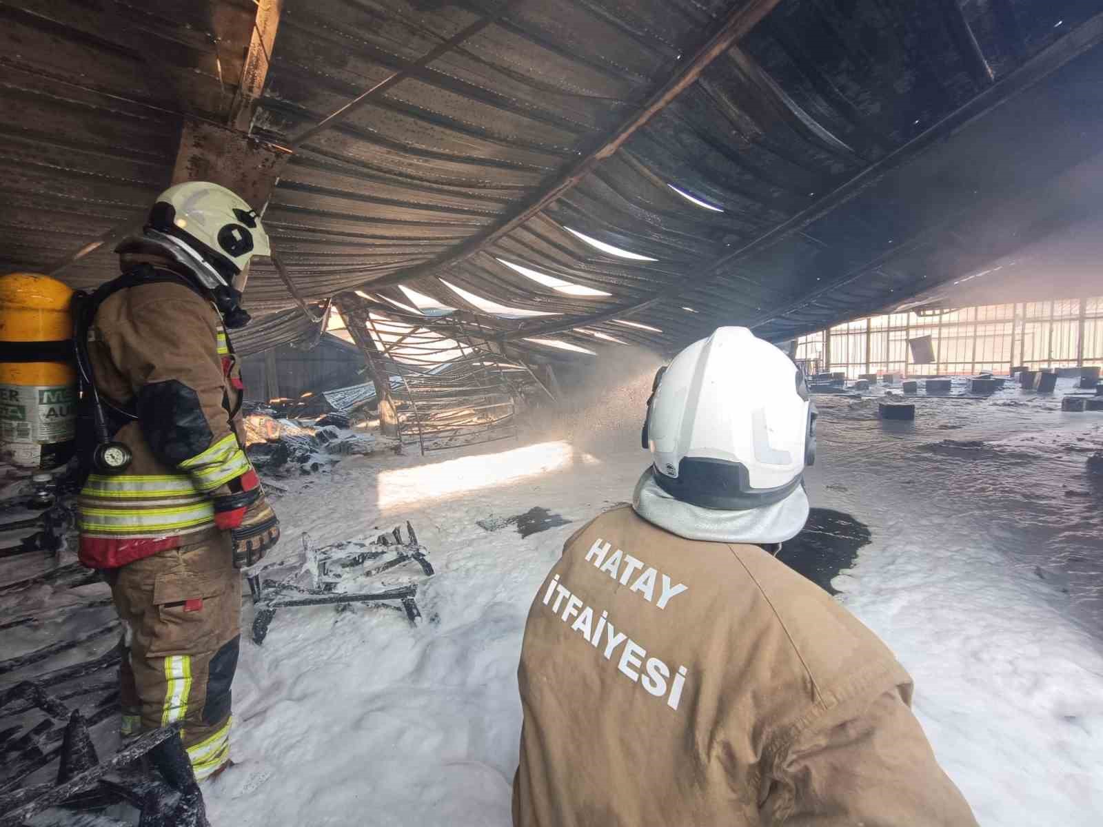 Yıllarca verdiği emekler alev alev yanan esnaf, ’ciğerimiz yandı’ diyerek duygularını dile getirdi

