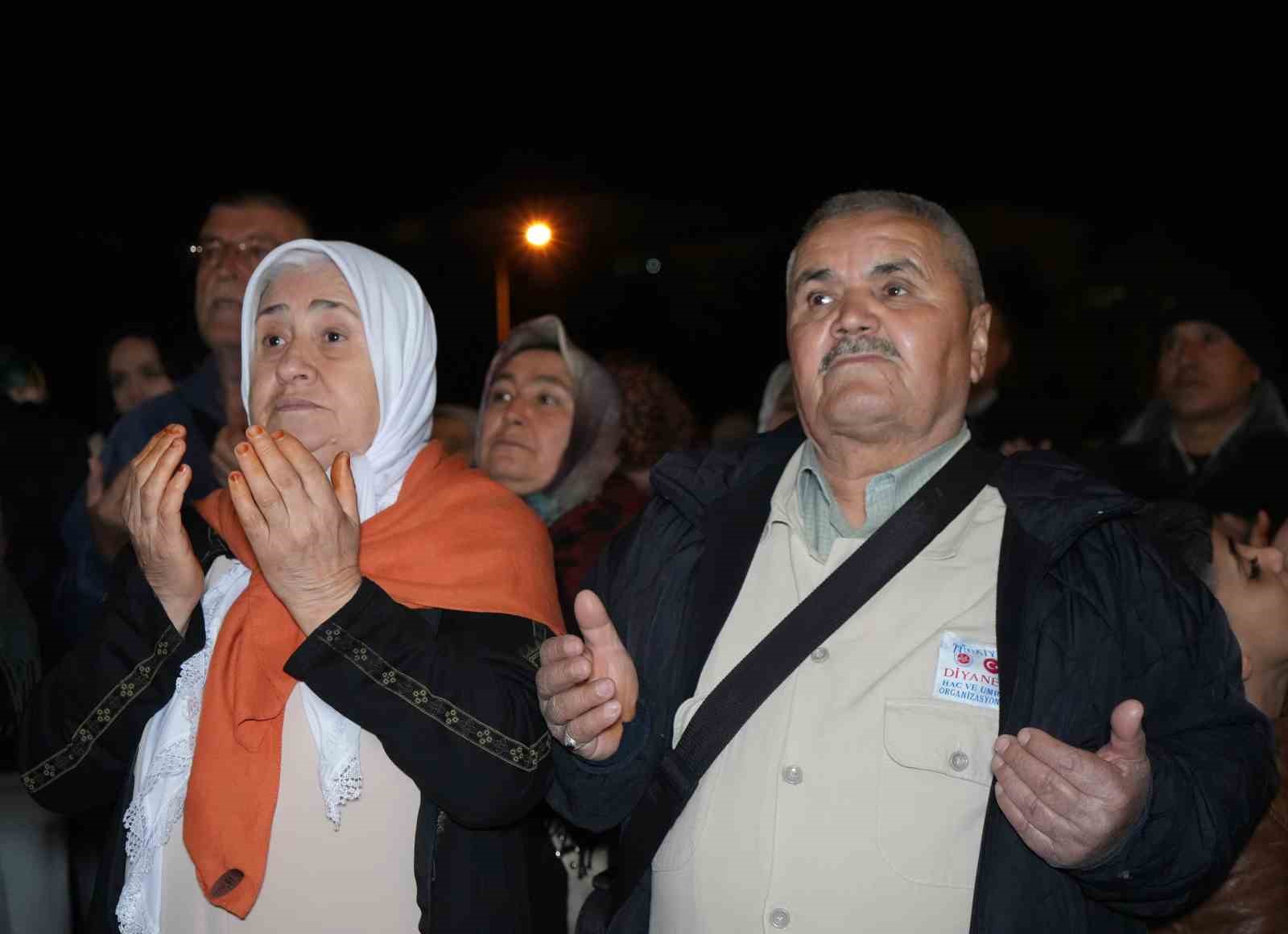 Yılların hasreti sona erdi, hacı adayları kutsal topraklara uğurlandı
