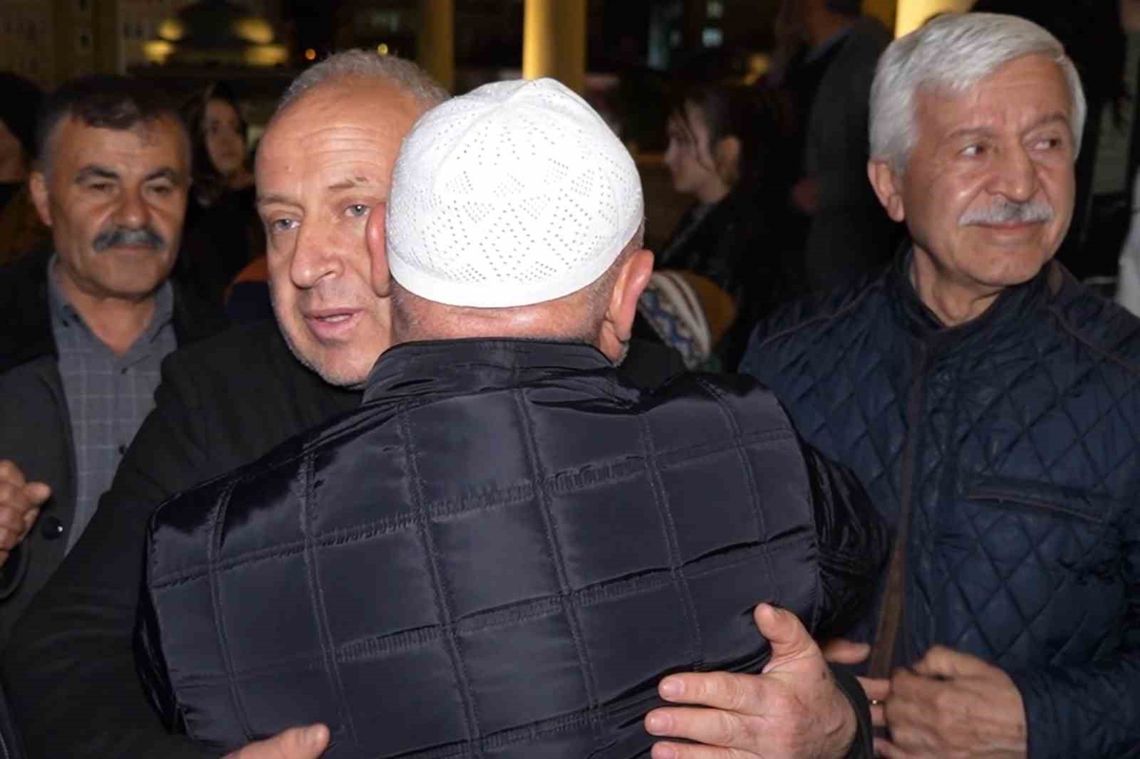 Yılların hasreti sona erdi, hacı adayları kutsal topraklara uğurlandı
