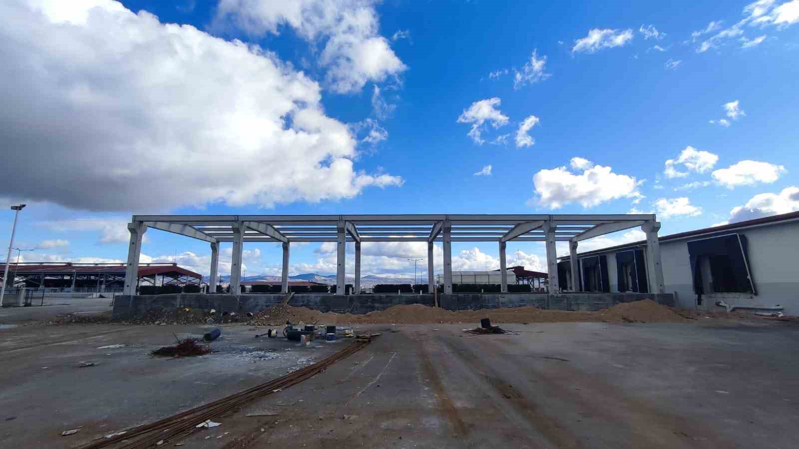 Yıllık 5 milyon kutu kedi-köpek maması üretim kapasitesine sahip olacak tesisinde çalışmalar sürüyor
