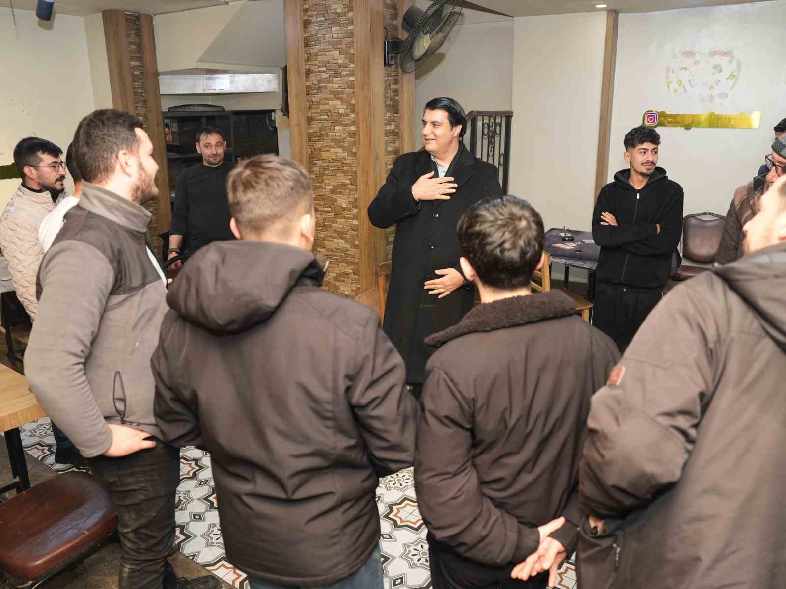 Yılmaz, tarihi mahallelerde esnaf ve vatandaşlarla buluştu
Yılmaz, tarihi mahallelerde esnaf ve vatandaşlarla buluştu