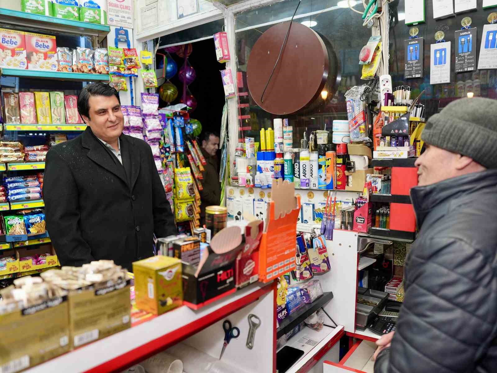 Yılmaz, tarihi mahallelerde esnaf ve vatandaşlarla buluştu
Yılmaz, tarihi mahallelerde esnaf ve vatandaşlarla buluştu