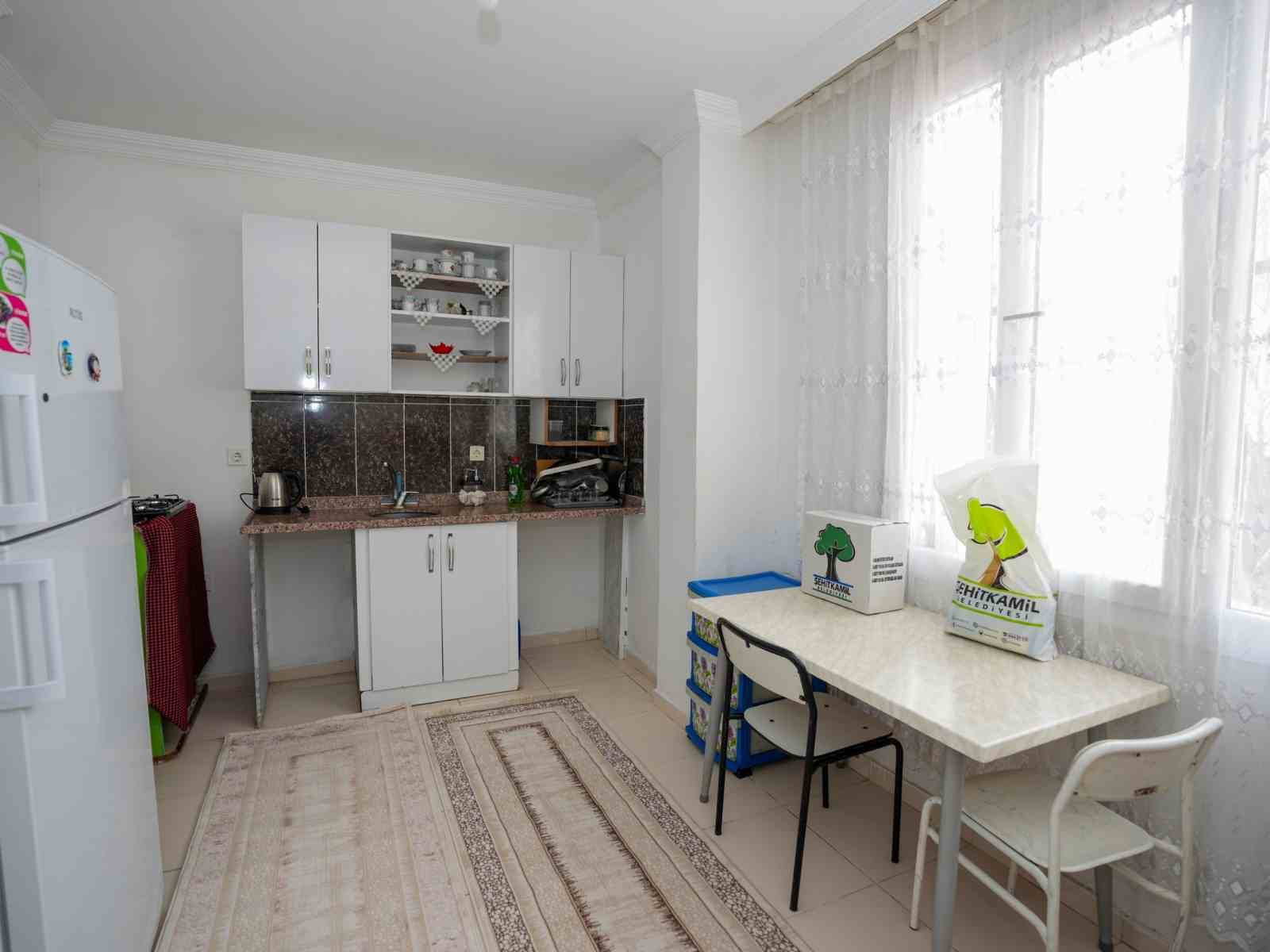 Yılmaz’dan evi yenilenen Beyazkurt ailesine ziyaret
