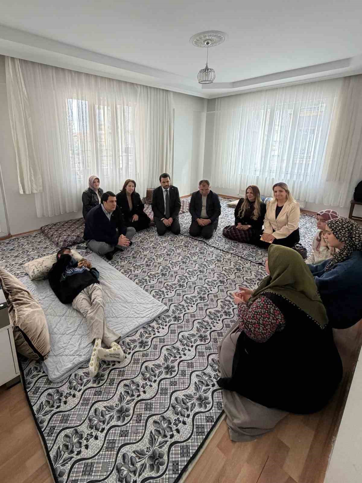 Yılmaz’dan Gazikent’e ziyaret
Yılmaz’dan Gazikent’e ziyaret