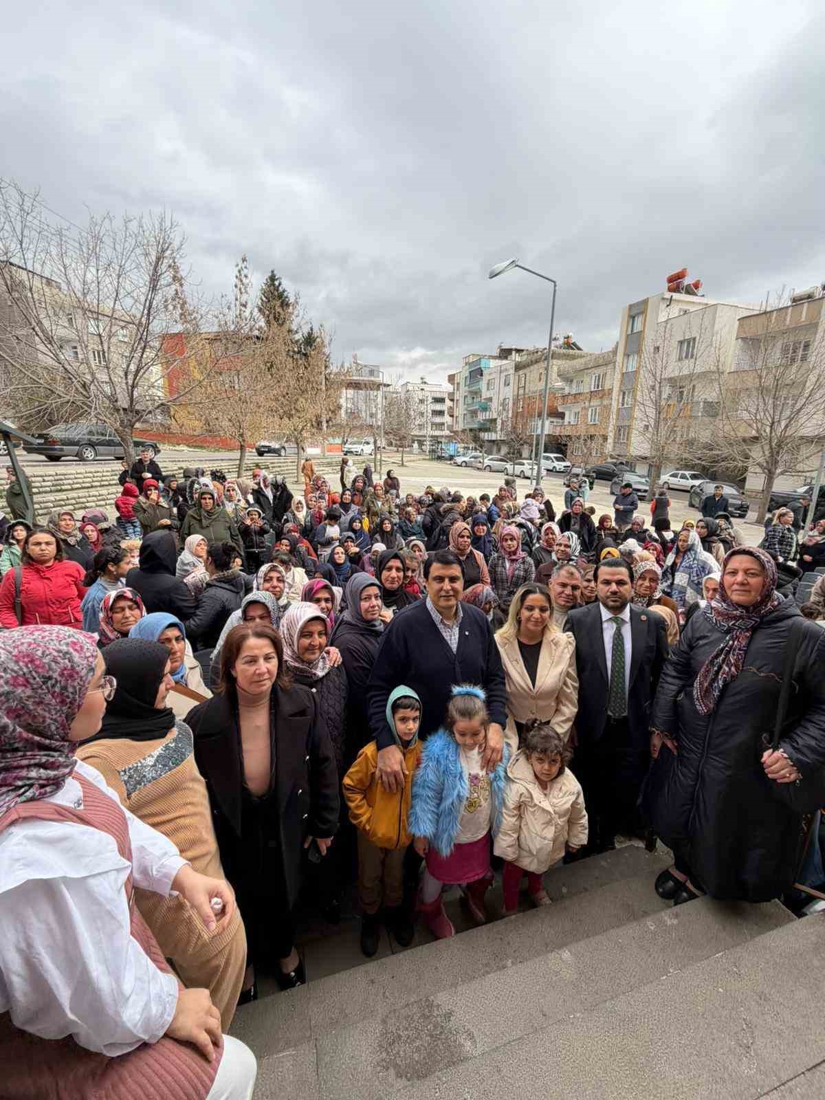 Yılmaz’dan Gazikent’e ziyaret
Yılmaz’dan Gazikent’e ziyaret