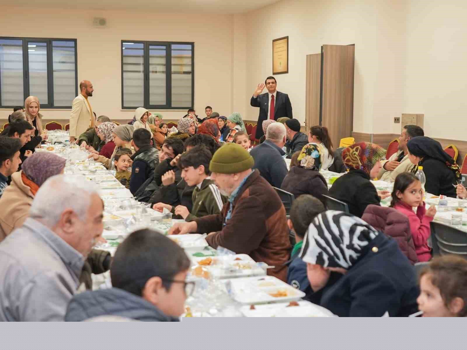 Yılmaz’dan Kuzeyşehir’e ziyaret
Yılmaz’dan Kuzeyşehir’e ziyaret