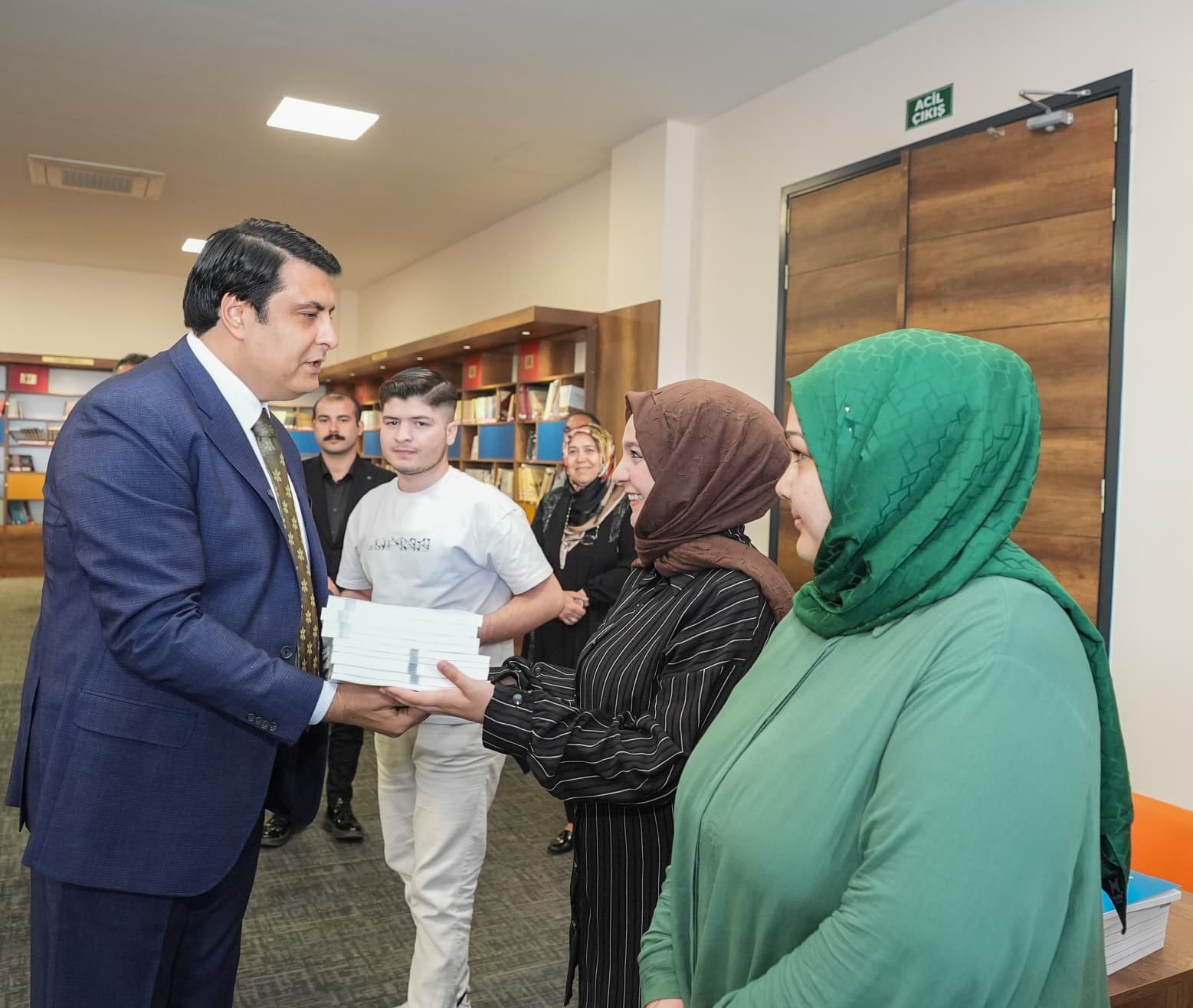 Yılmaz’dan üniversite adaylarına destek
