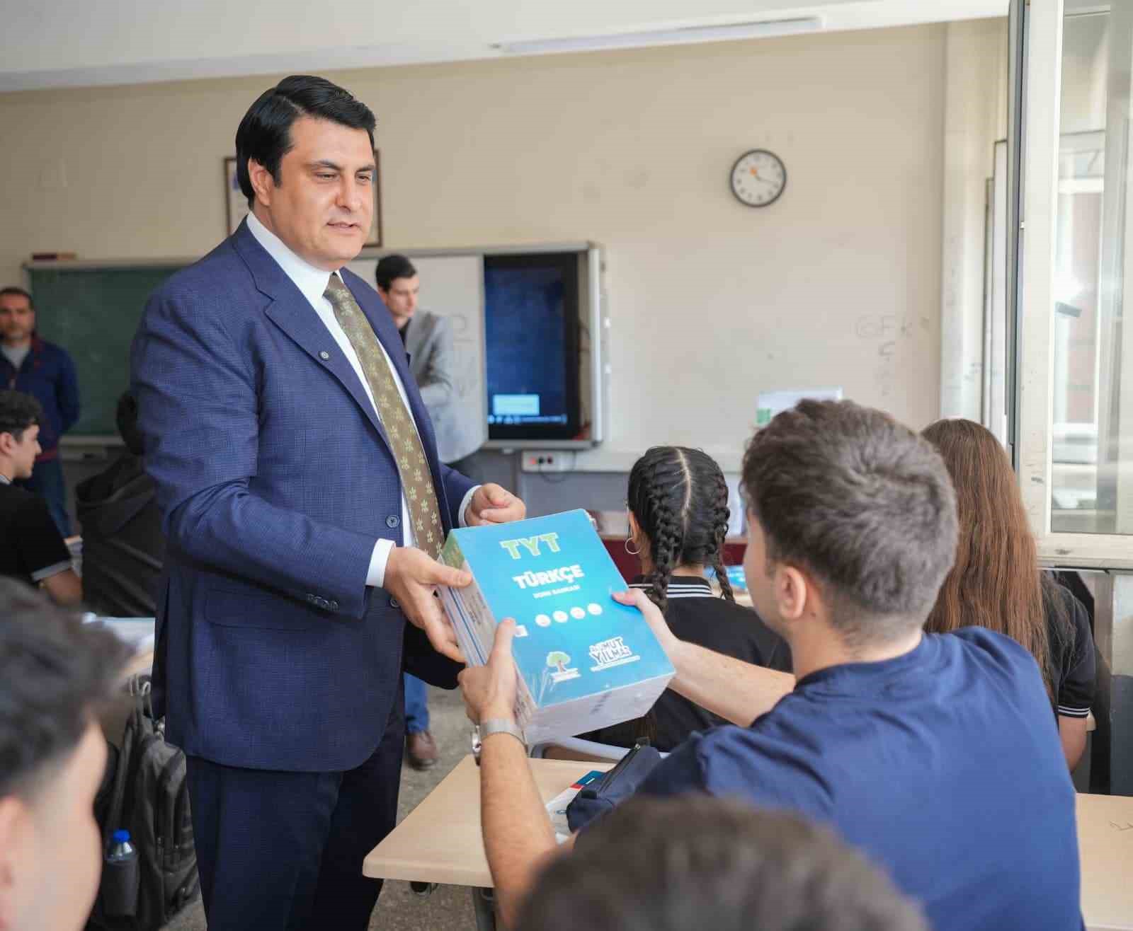 Yılmaz’dan üniversite adaylarına destek
