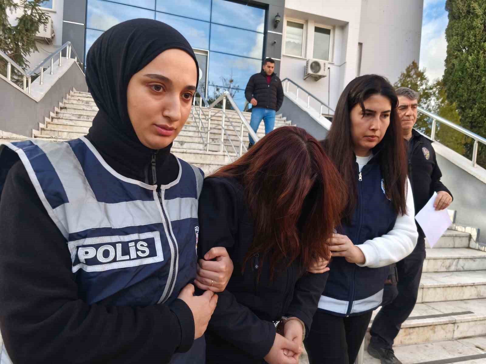 Yoğun bakımdaki bebeği darbeden hemşire tutuklandı
