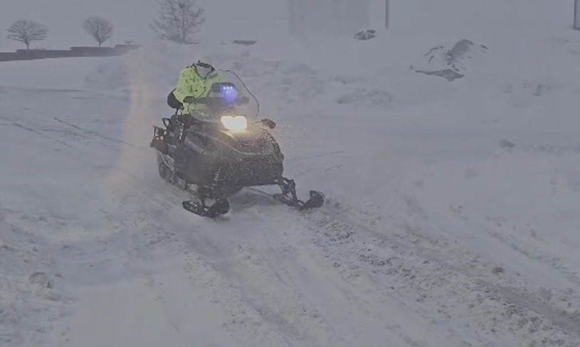 Yoğun kar ve buzlanmaya karşı Bitlis’te kar motorlu önlem
